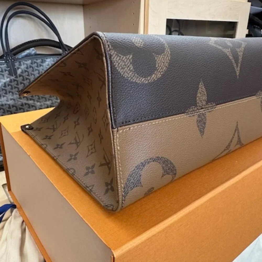 Louis Vuitton Monogram OnThe Go MM - Picture 7 of 13